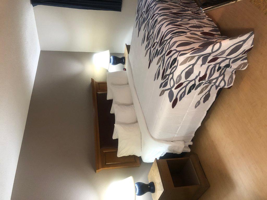 Red Roof Inn לורנסבורג מראה חיצוני תמונה