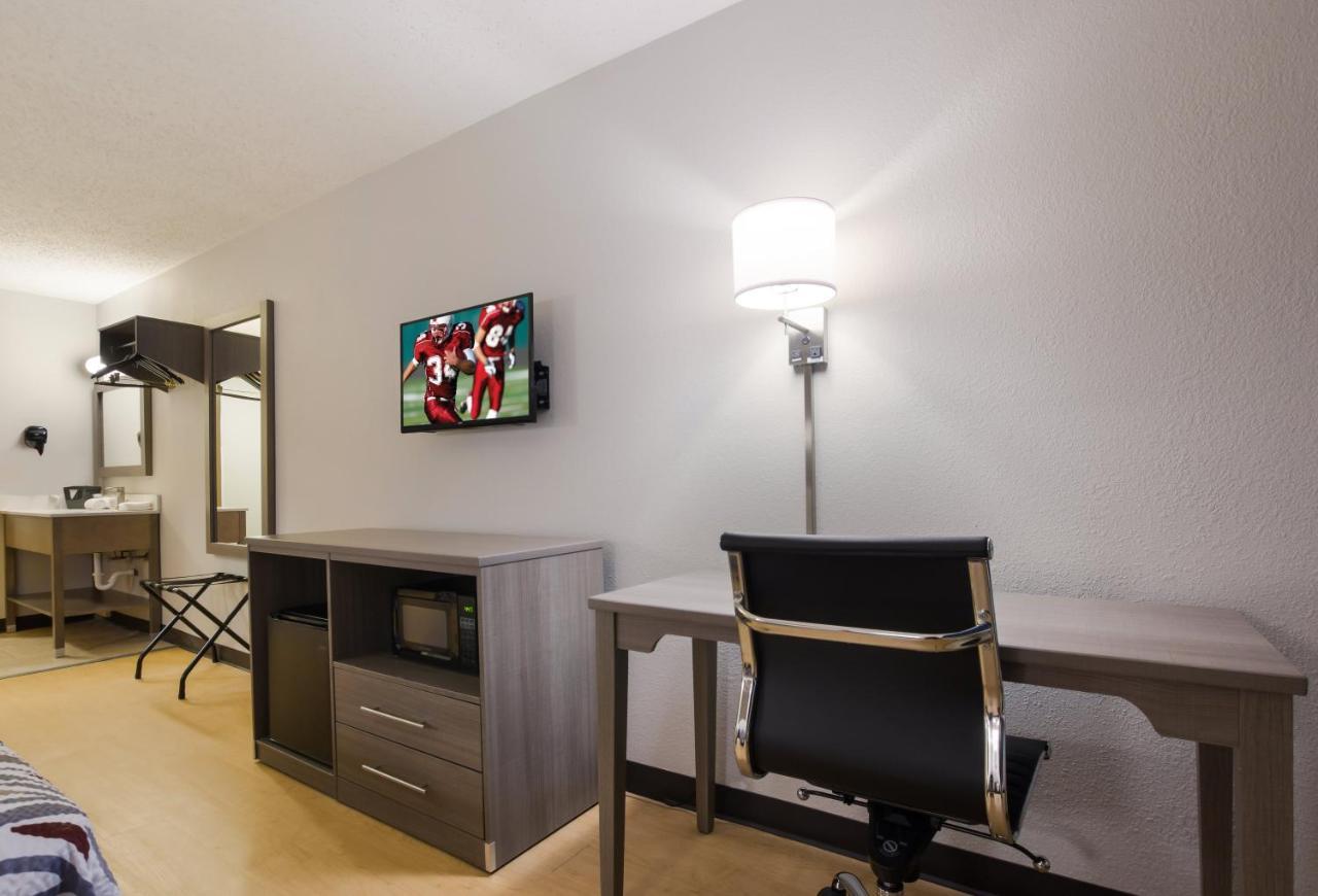 Red Roof Inn לורנסבורג מראה חיצוני תמונה