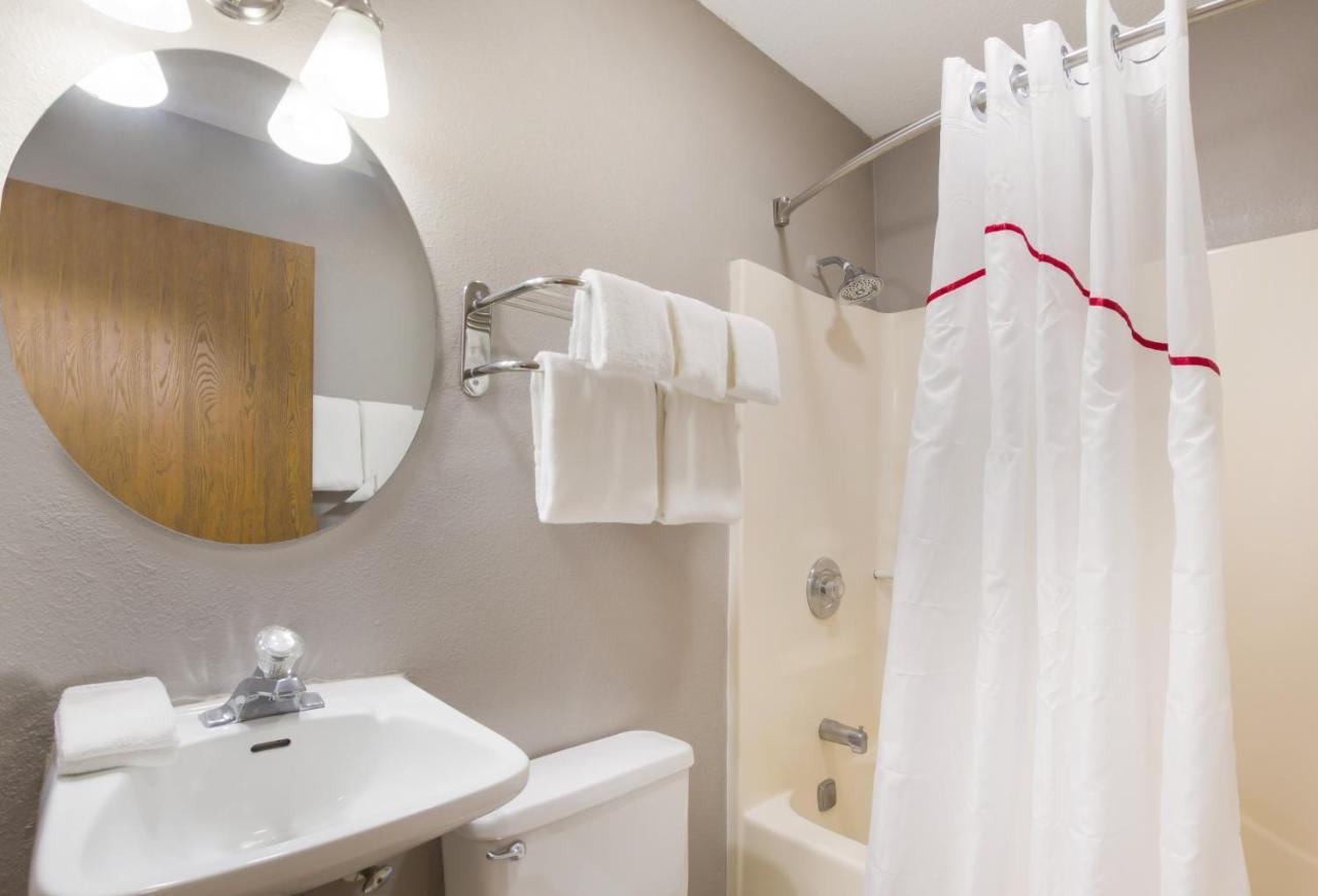 Red Roof Inn לורנסבורג מראה חיצוני תמונה