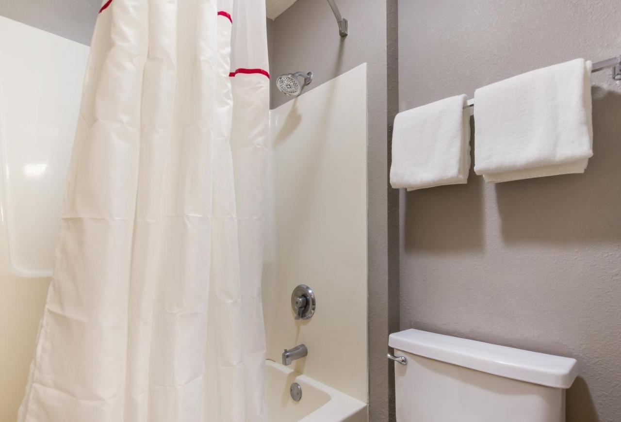 Red Roof Inn לורנסבורג מראה חיצוני תמונה