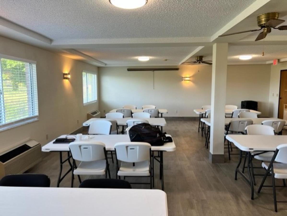 Red Roof Inn לורנסבורג מראה חיצוני תמונה